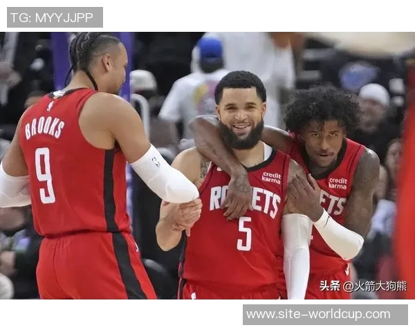 火箭成功包夹KD15中12无功而返乌度卡战术乏力引发质疑